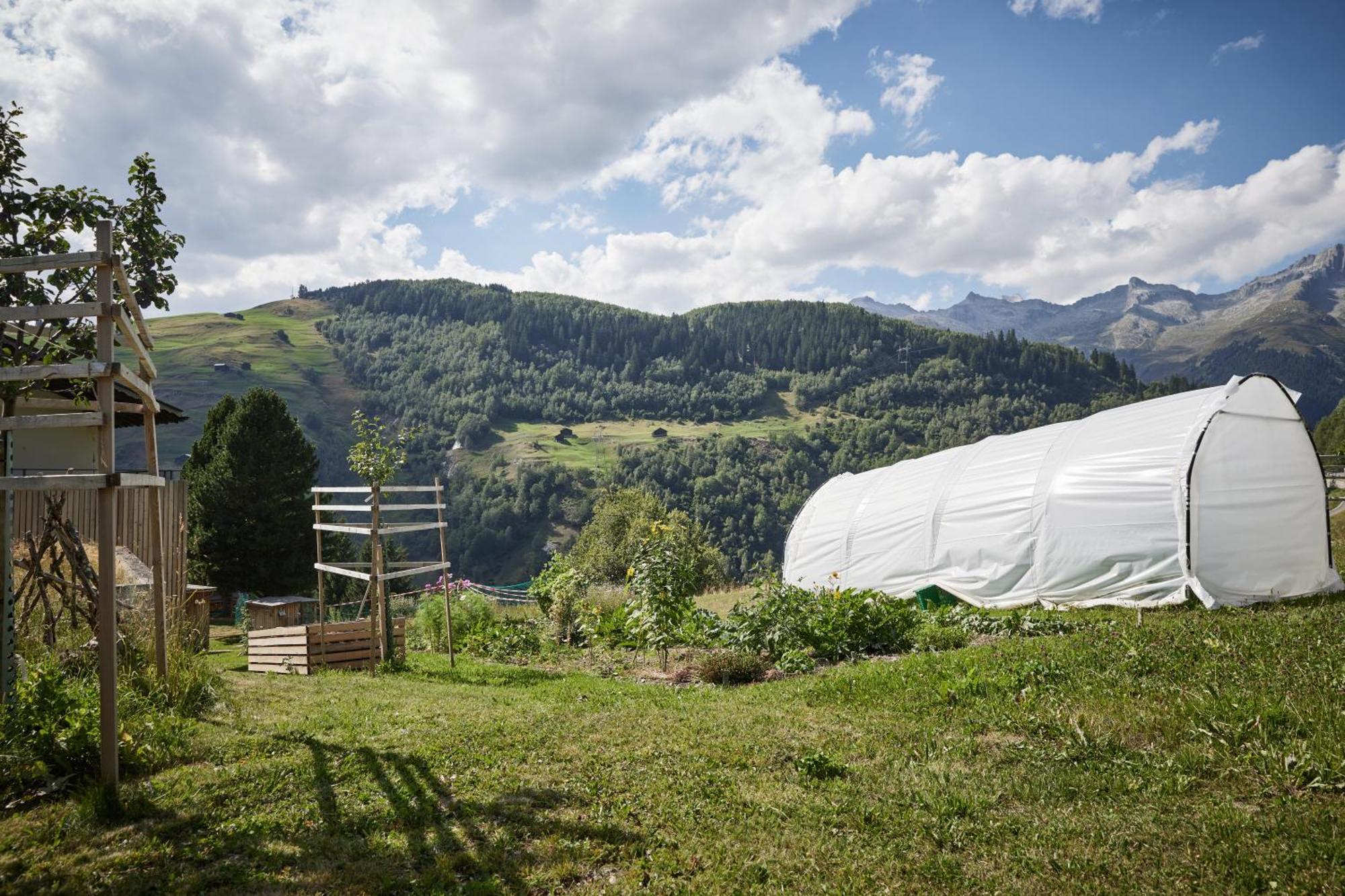 Отель Medelina Curaglia Экстерьер фото